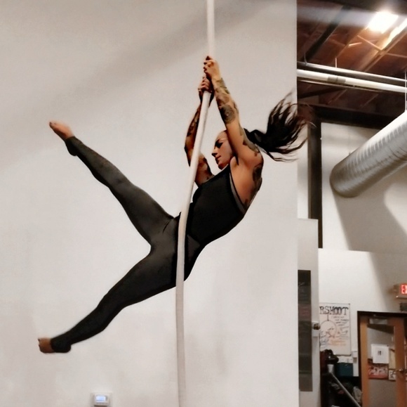 Meet your Posher, Karena - Picture 4 of 7